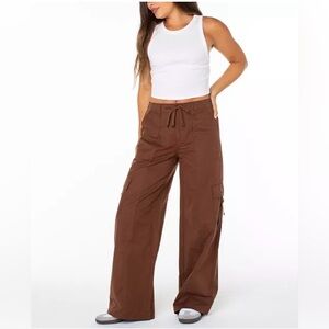 Celebrity Pink Wide-Leg Cargo Pants in Brown NWT
